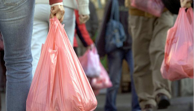 Tomorrow, plastic bags will become more expensive in Ukraine