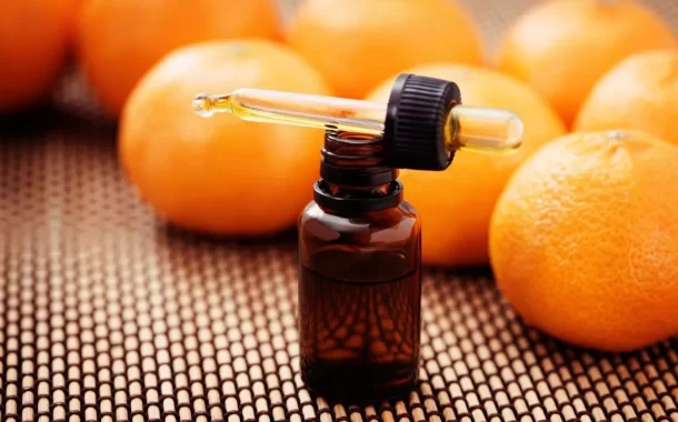 As an essential oil of mandarin helps care for skin and hair