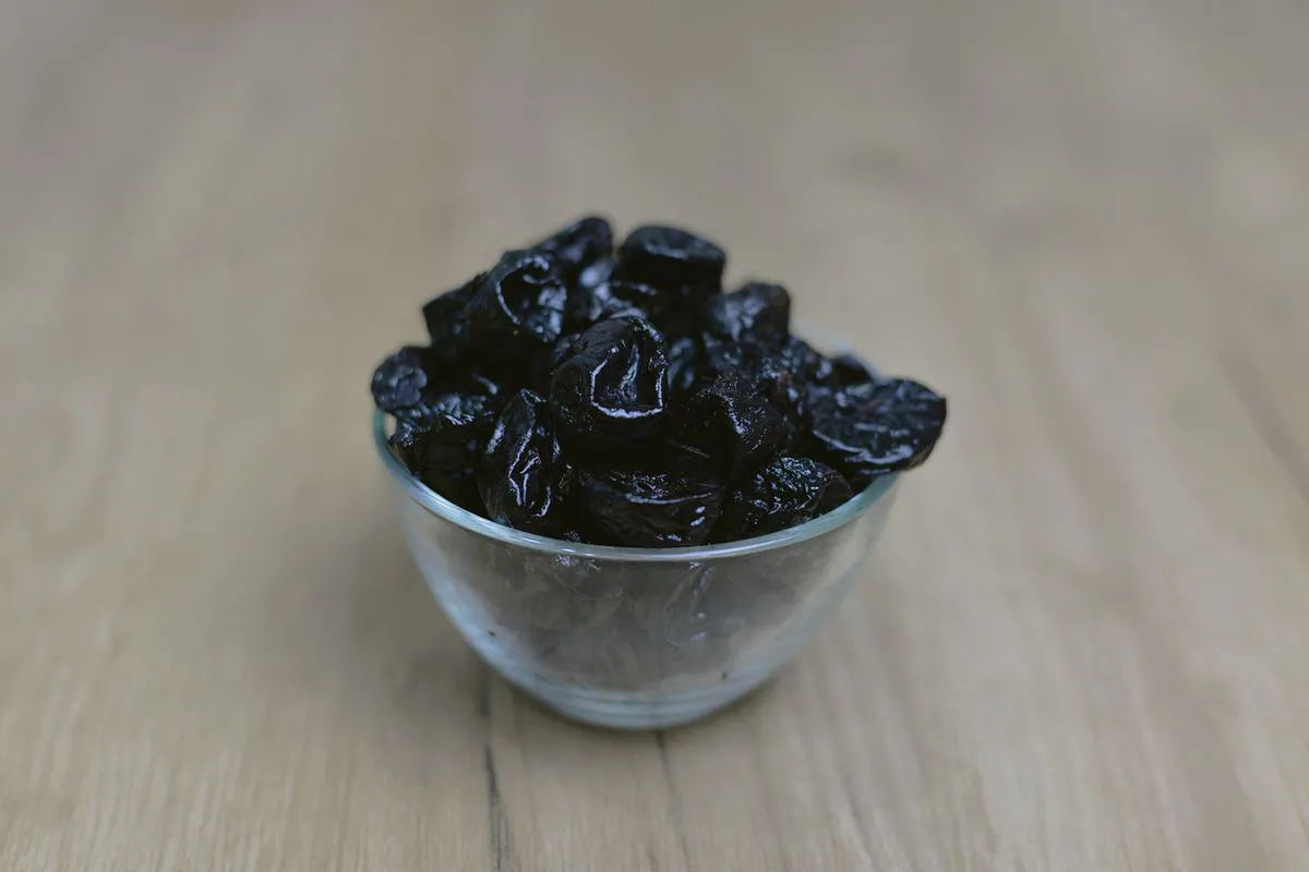 Scientists have proven that women can preserve bone mass by eating prunes