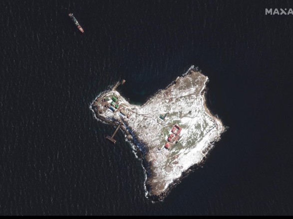 A clear satellite image of Snake Island has appeared