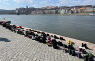 300 pairs of shoes on the banks of the Danube: the dead were honored in Budapest at the Mariupol Theater￼