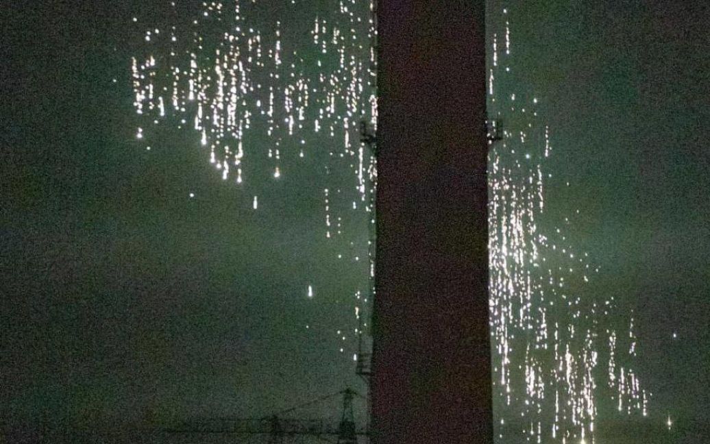 The Russian army uses internationally banned phosphorous bombs