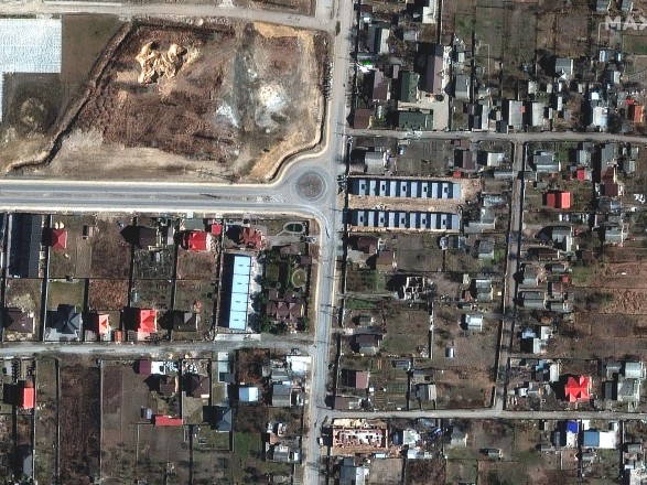 Satellite images show bodies lying on the street when Bucha was under Russian control