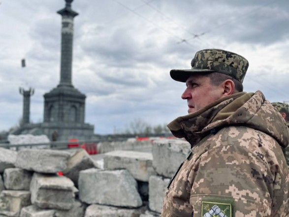 The checkpoints are still on the streets of Kyiv