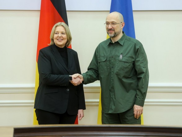 Germany stands firmly on Ukraine's side and supports its accession to the EU - the head of the Bundestag