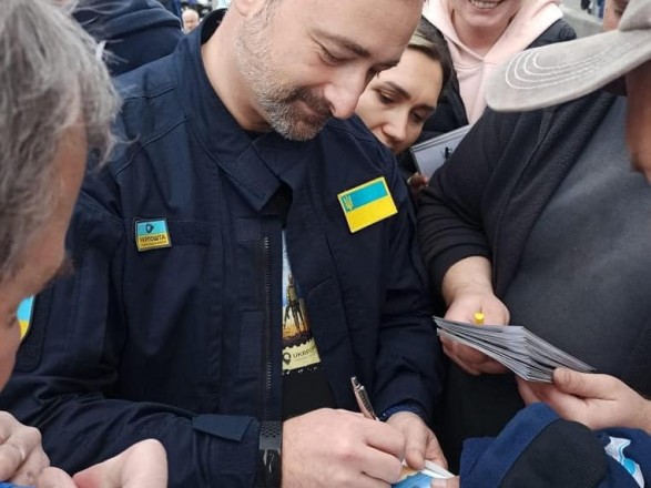 During the day, Ukrposhta sold about 800,000 stamps 