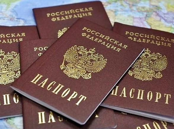 In the occupied territories, the Russians put pressure on Ukrainians, forcing them to obtain Russian passports - Ministry of Defense