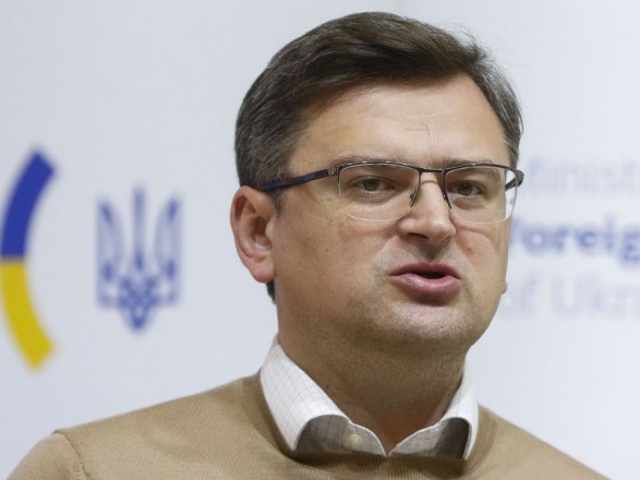 Ukraine is still critically short of weapons to stop Russia - Kuleba
