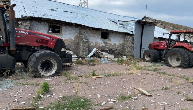 In the Kherson region, Russian missiles hit a farm and agricultural machinery