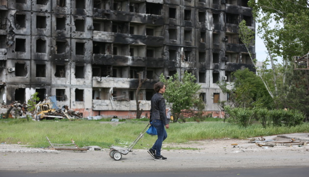 Mariupol residents renovate their homes themselves