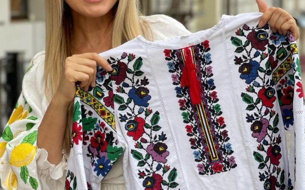 Ukrainian actress Olga Somskaya puts a luxurious embroidered T-shirt at auction for ambulances