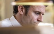 Macron is starting talks with the opposition after losing the majority: he will also meet with Le Pen