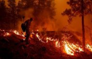 Forest fires continue to spread, burning the coast of France