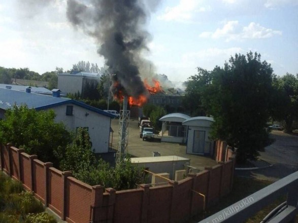 It's on fire: the Armed Forces of Ukraine hit the Rashist barracks in occupied Yasynuvata