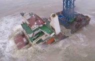 A typhoon caused a shipwreck off the coast of China