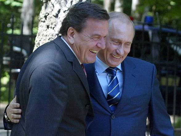 After the meeting with Putin, Schroeder wanted to launch Nord Stream-2