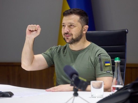 Zelensky congratulated on the professional holiday and presented a selection of photos of the rescuers
