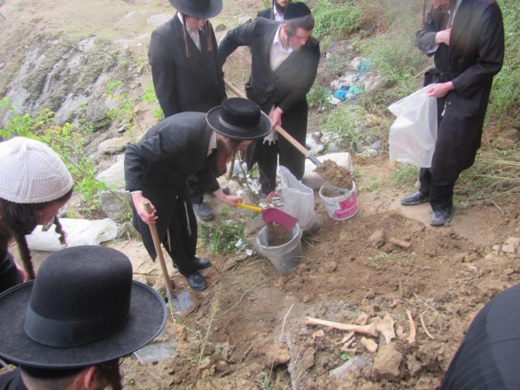 An ancient Jewish cemetery was  excavated in Uman