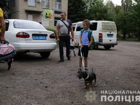 Donetsk policemen evacuated 6,500 children from shelling