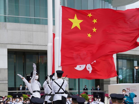 The Chinese Foreign Ministry called on its citizens to urgently leave Ukraine