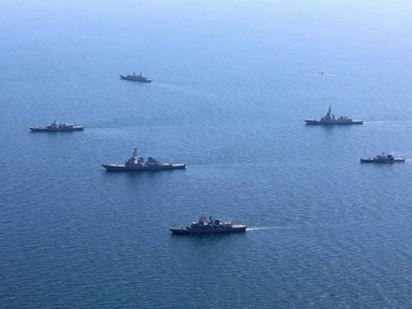 Russia holds at least two ships with 16 Calibers in the Black Sea