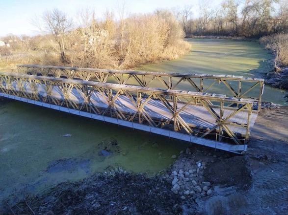 In de-occupied Balaklia, traffic was opened with a temporary bridge, which was handed over by the Czech Republic