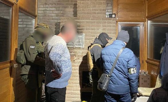 He handed over fellow villagers to the occupiers, took away cars and distributed enemy humanitarian aid - a resident of the Kyiv region is suspected of being in the state council