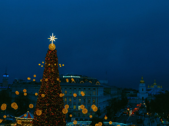 Without official opening: Installation of the main Christmas tree will be completed on December 19