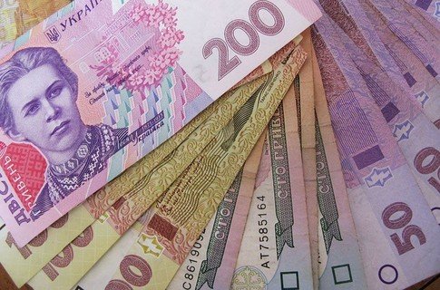 العملة الاوكرانية تتراجع