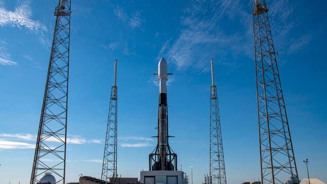 SpaceX تطلق 143 قمرا صناعيا في المدار