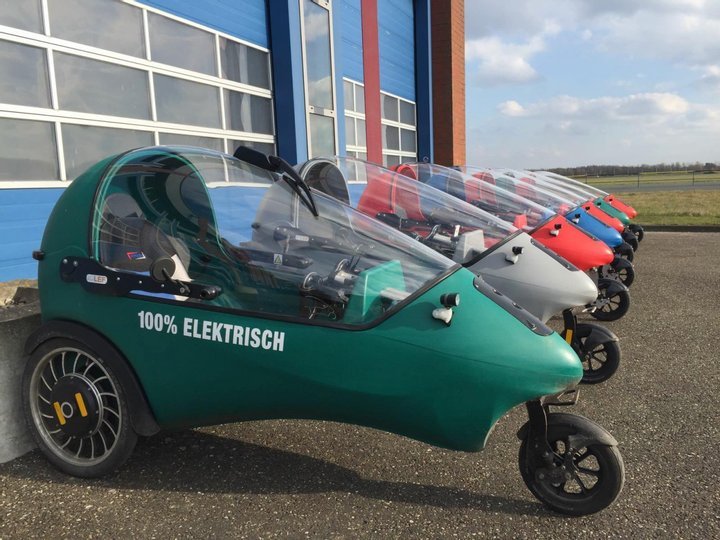 ايفو موبيليتي تبتكر سيارة كهربائية ذات ثلاث عجلات LEF 