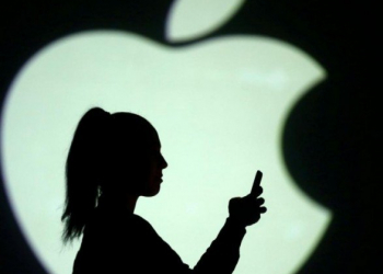 شركة Apple تختبر هاتف iPhone بشاشة مرنة