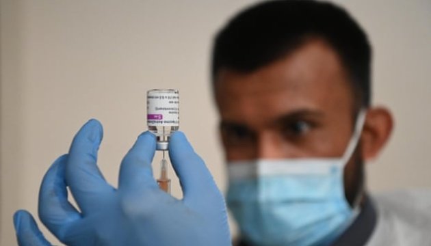 اكسفورد تعلن عن البدء في اختبار اللقاحات ضد سلالات COVID الجديدة خلال الصيف