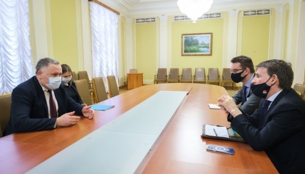جوفكفا و السفير الإيطالي يناقشان موعد وصول لقاح كورونا الى اوكرانيا
