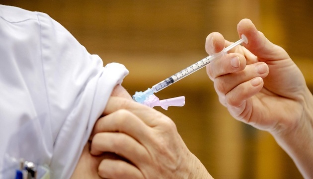منظمة الصحة العالمية تحذر من الشائعات ان تطعيم كورونا يسبب عقم