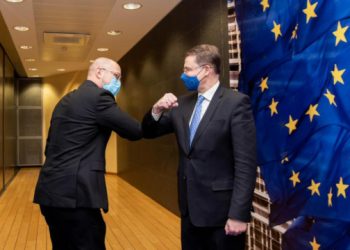 الاتحاد الأوروبي مستعد لبدء النظر في تحرير التجارة مع أوكرانيا - دومبروفسكيس