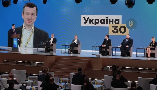 الاقتصاد الاوكراني و2021 لا مفر من النمو ولا مجال للاستسلام