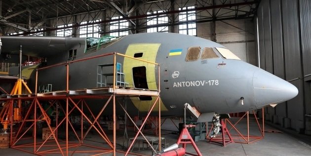 انتونوف تقترض لبناء ثلاث طائرات