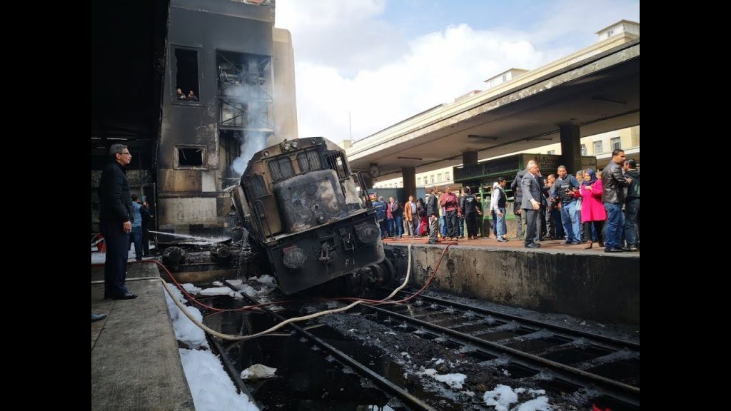 مصر: نحو 30 وفاة و أكثر من 60 جريحا في حادث تصادم قطارين