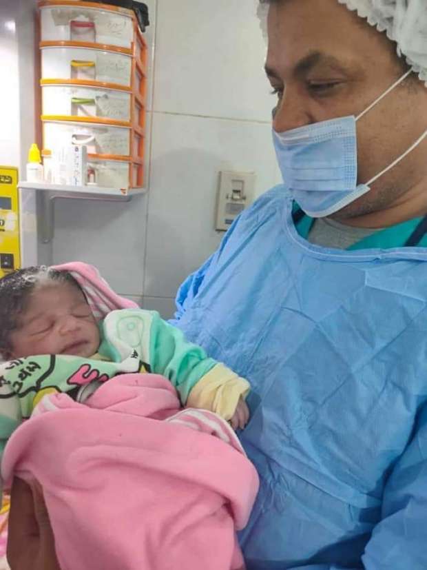 مصر تشهد ولادة طفلة بشعر ابيض والاطباء يبررون السبب