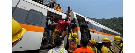 ارتفاع عدد ضحايا حادث قطار مميت بشرق تايوان الى 48 قتيل