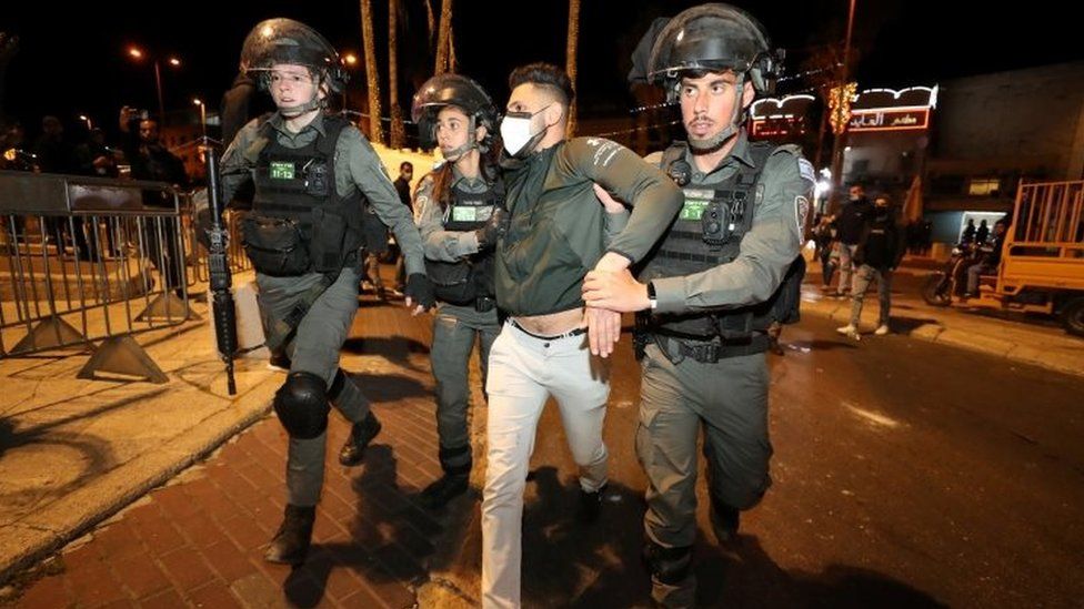 اشتباكات القدس الشرقية تخلف أكثر من 100 جريح
