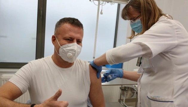 وزارة الصحة البولندية تصرح بأن لقاحات فيروس كورونا فعالة بنسبة 99 ٪