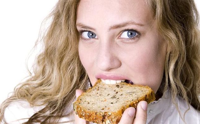 ماذا يحدث لجسمك عند التوقف عن تناول الخبز