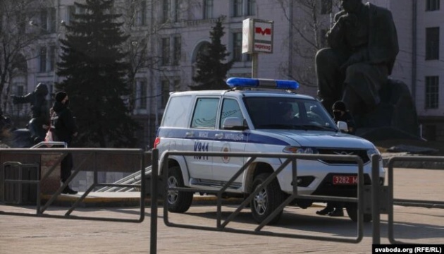 بيلاروسيا تعتقل صحفيا بتهمة التعاون مع DW