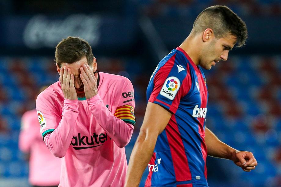 حزن ميسي وكومان مع انهيار تحدي لقب برشلونة على ليفانتي