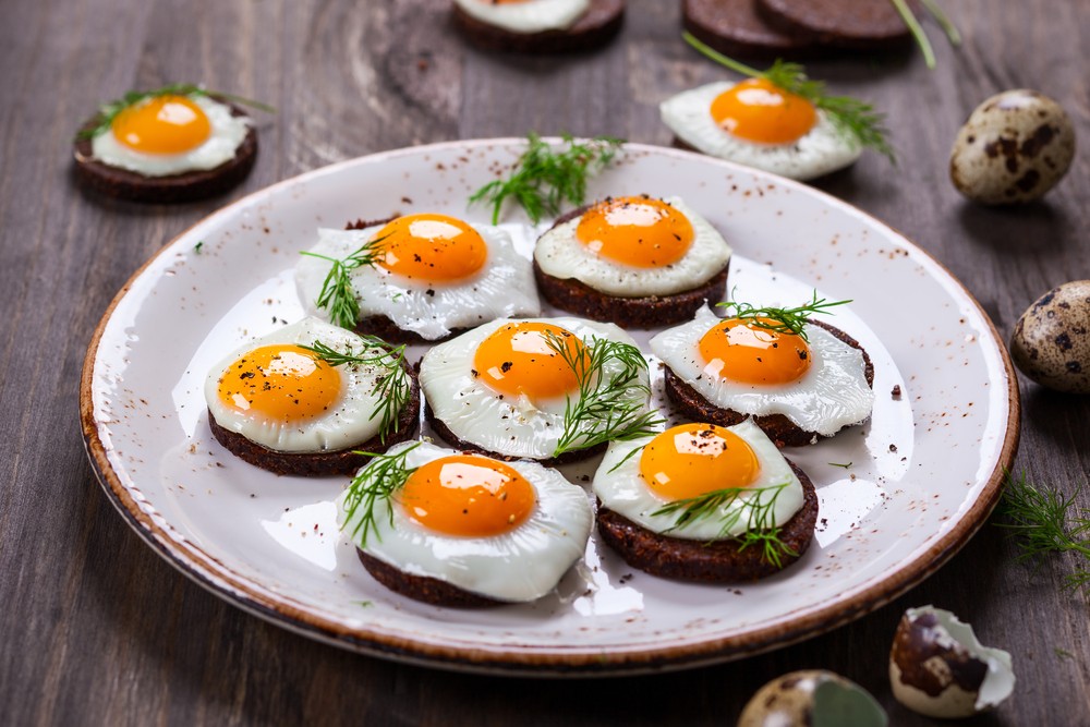 هل تناول البيض يوميا يضر بالصحة؟