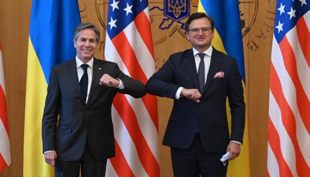 وزير الخارجية الاوكراني دميتري كوليبا يلتقي نظيره الامريكي في كييف