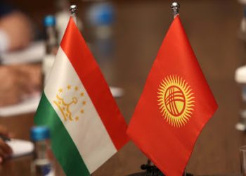 رؤساء قرغيزستان وطاجيكستان يتفقان على سحب المعدات العسكرية من الحدود