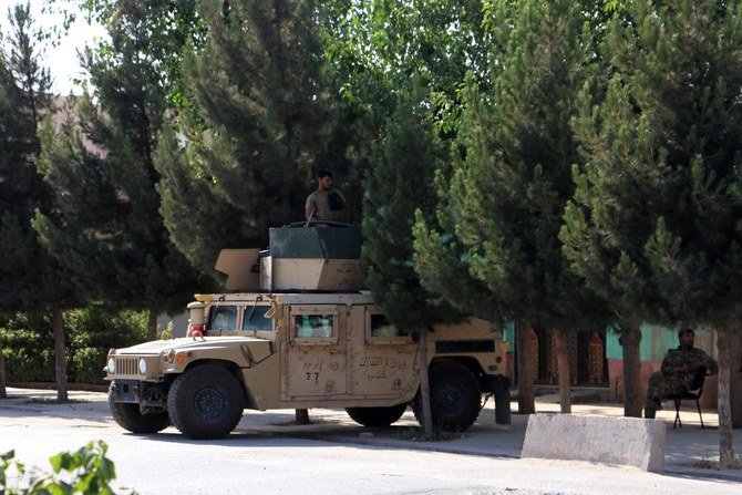 طالبان تسيطر على معبر طاجيكستان الحدودي الرئيسي في أفغانستان